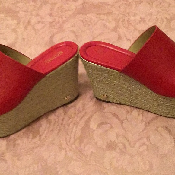 MICHAEL KORS WEDGE SANDEL - Picture 2 of 4